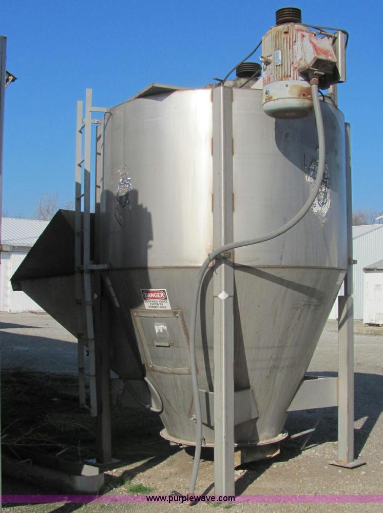 image for item E2505 Doyle 8 ton blender