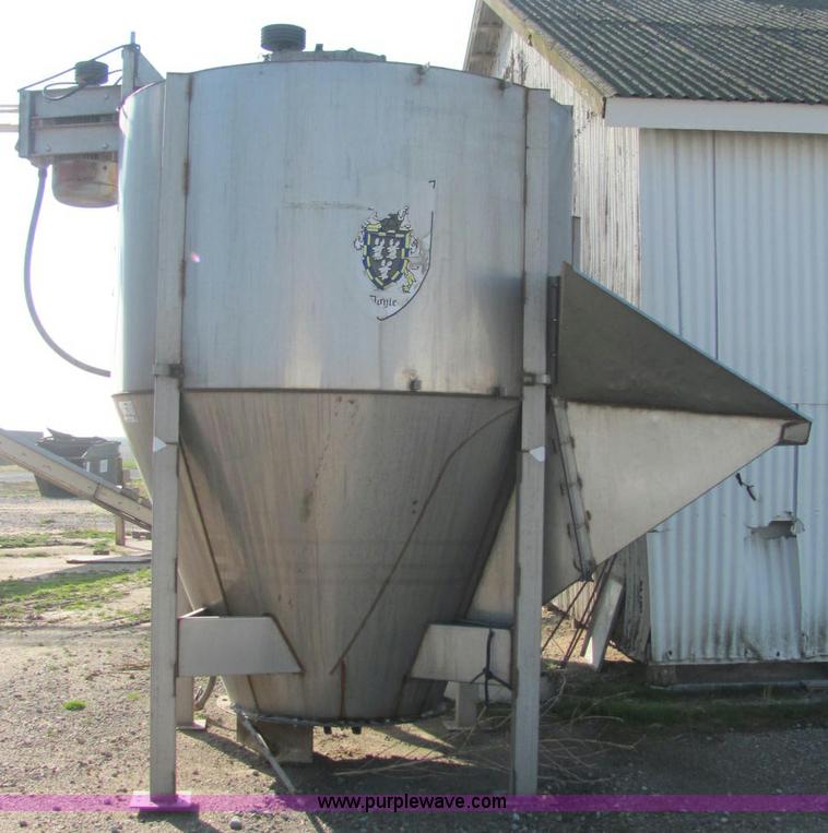 image for item E2505 Doyle 8 ton blender