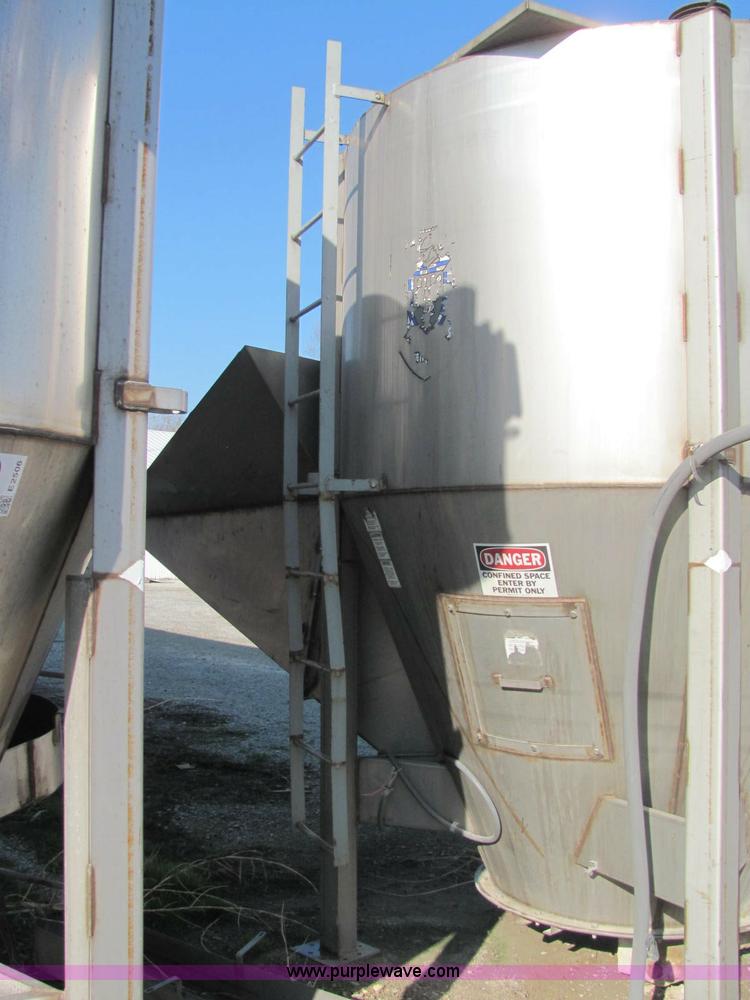 image for item E2505 Doyle 8 ton blender