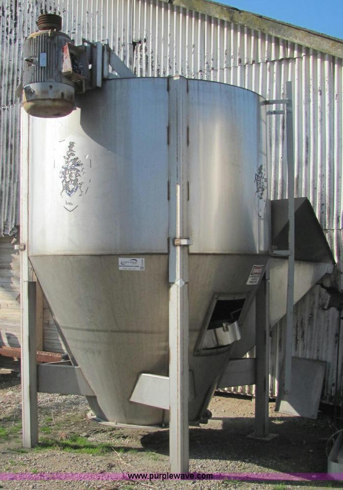 image for item E2506 Doyle 8 ton blender