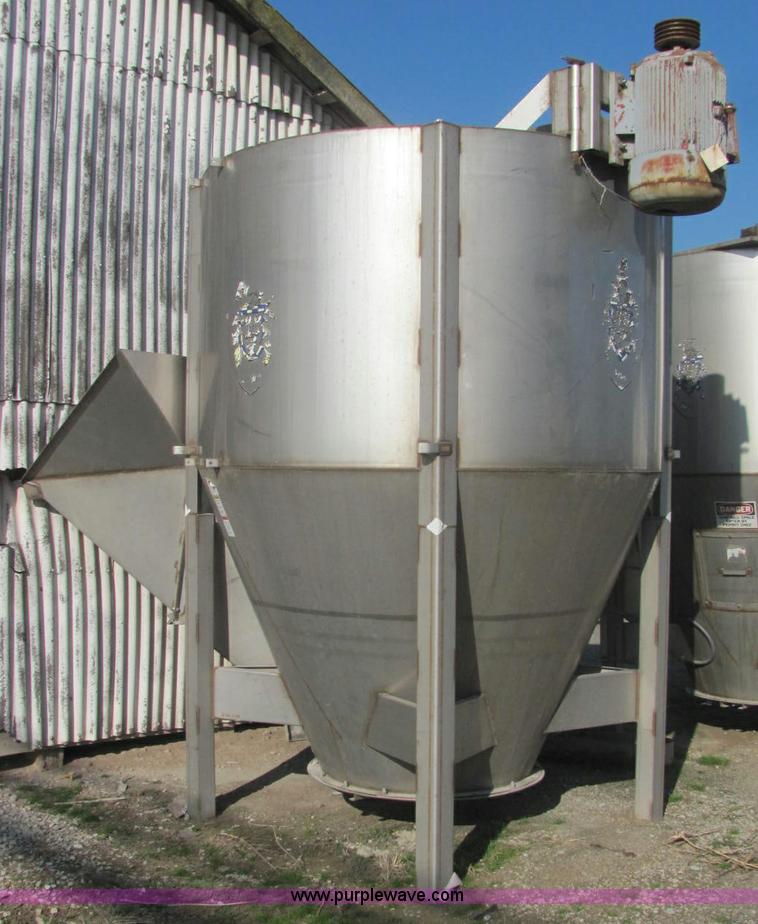 image for item E2506 Doyle 8 ton blender