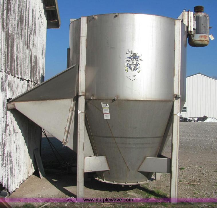 image for item E2506 Doyle 8 ton blender