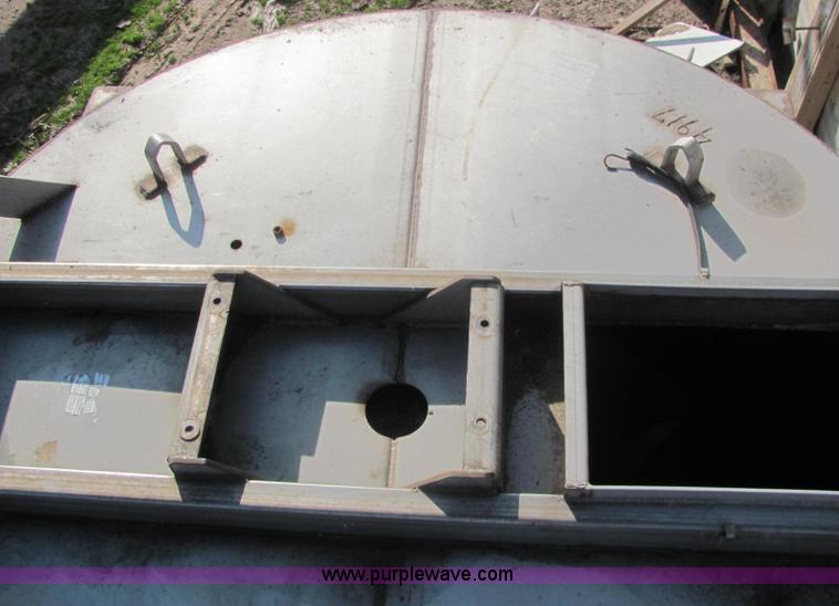 image for item E2506 Doyle 8 ton blender