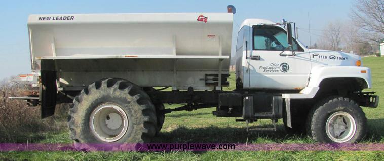 image for item E2507 1993 GMC C7H042 spreader truck