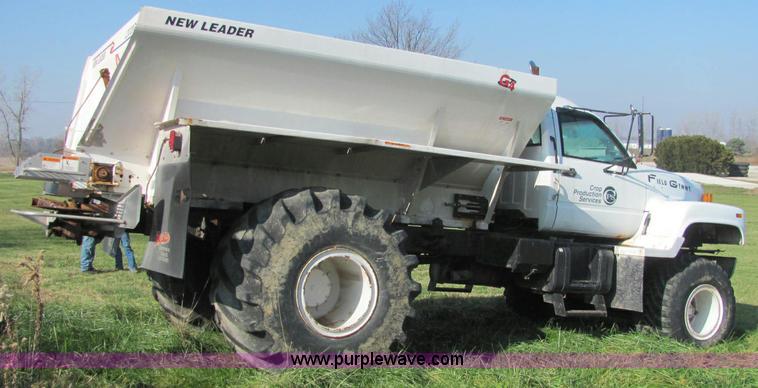 image for item E2507 1993 GMC C7H042 spreader truck