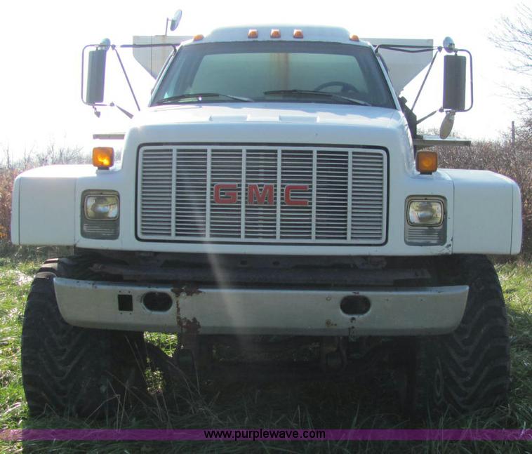 image for item E2507 1993 GMC C7H042 spreader truck