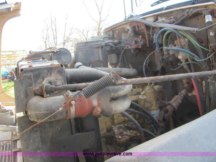 image for item E2507 1993 GMC C7H042 spreader truck