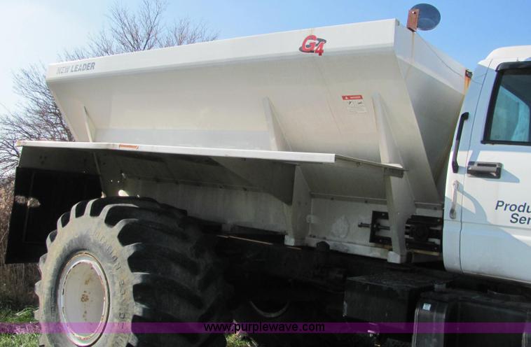 image for item E2507 1993 GMC C7H042 spreader truck