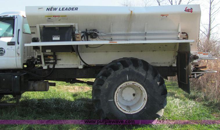 image for item E2507 1993 GMC C7H042 spreader truck