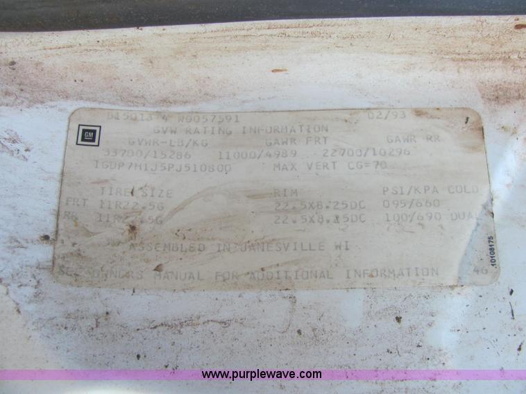 image for item E2507 1993 GMC C7H042 spreader truck