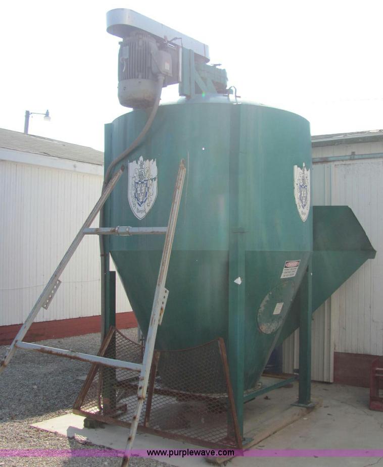 image for item E2509 Doyle 8 ton fertilizer blender