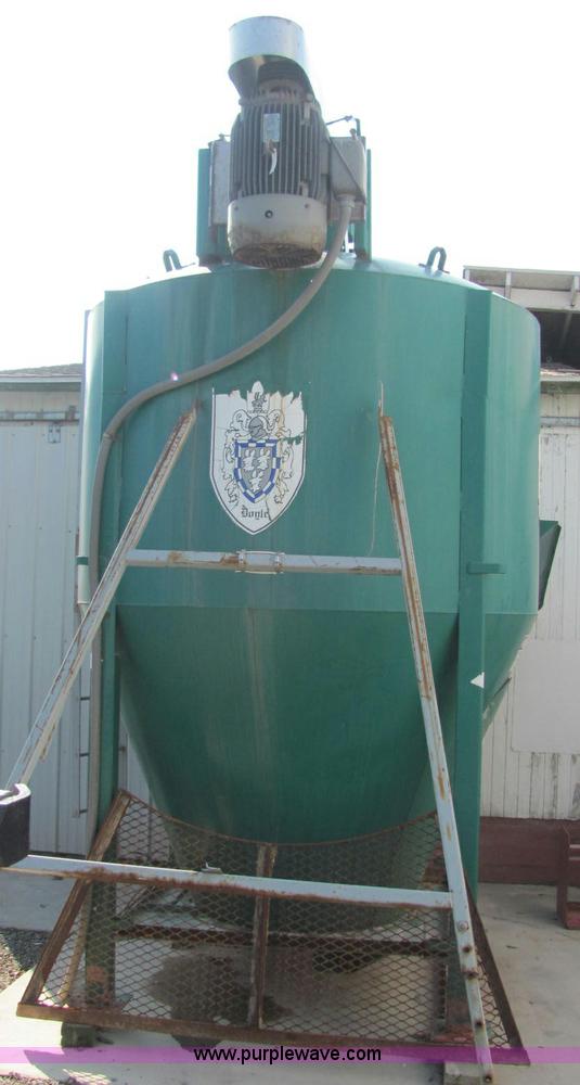 image for item E2509 Doyle 8 ton fertilizer blender