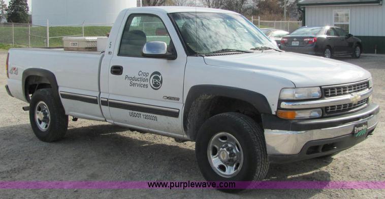 image for item E2514 2000 Chevrolet 2500 pickup truck