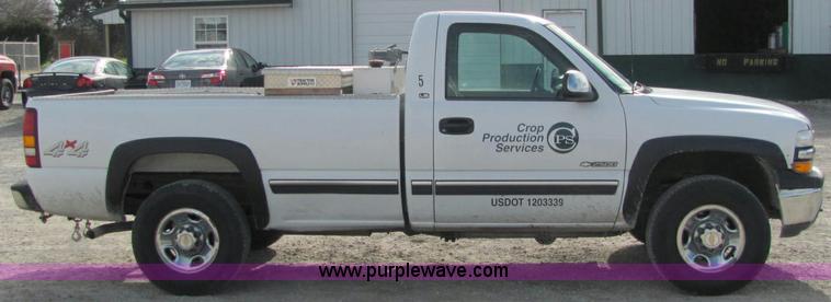 image for item E2514 2000 Chevrolet 2500 pickup truck
