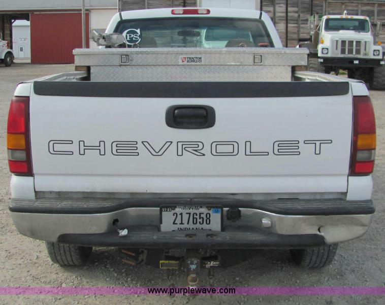 image for item E2514 2000 Chevrolet 2500 pickup truck