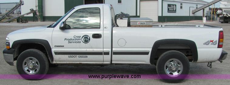 image for item E2514 2000 Chevrolet 2500 pickup truck