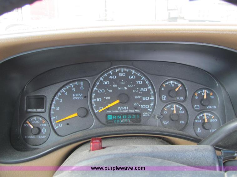 image for item E2514 2000 Chevrolet 2500 pickup truck