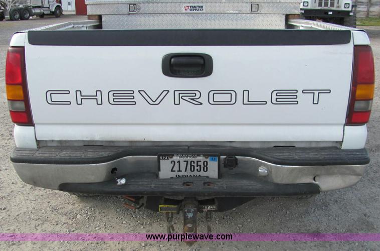 image for item E2514 2000 Chevrolet 2500 pickup truck