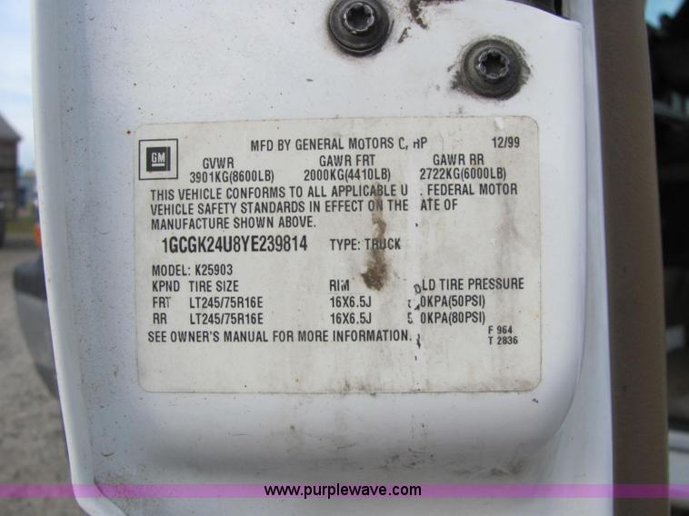 image for item E2514 2000 Chevrolet 2500 pickup truck