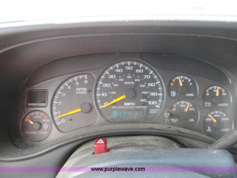 image for item E2515 2001 Chevrolet 2500 extended cab pickup truck