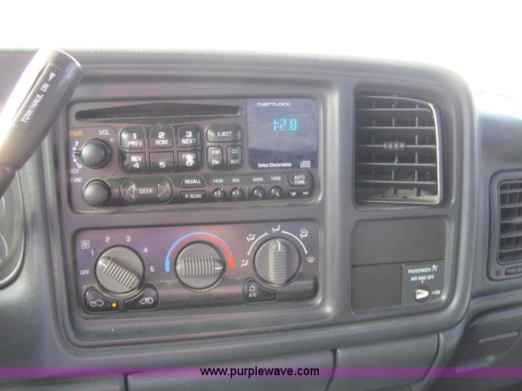 image for item E2515 2001 Chevrolet 2500 extended cab pickup truck