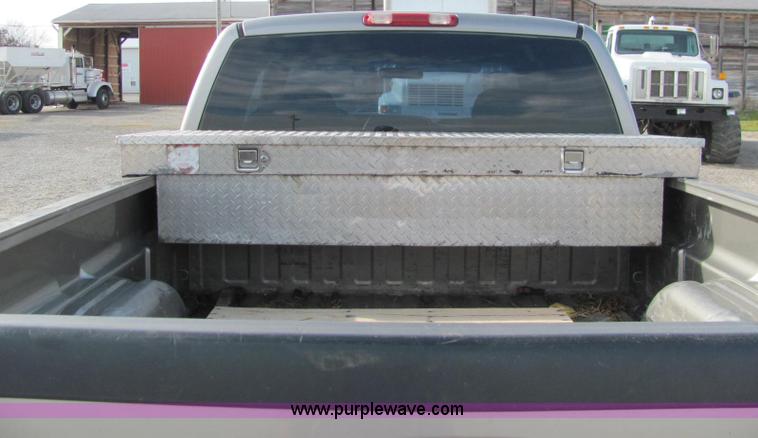 image for item E2515 2001 Chevrolet 2500 extended cab pickup truck