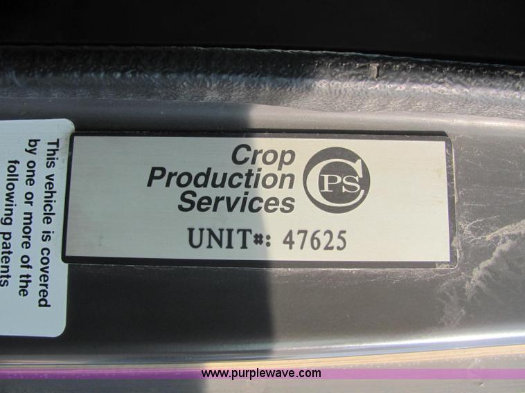 image for item E2528 1994 International 4900 fertilizer tender truck