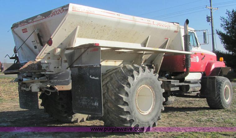 image for item E2530 1996 International 2554 fertilizer spreader truck