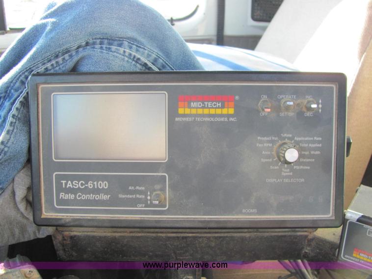 image for item E2530 1996 International 2554 fertilizer spreader truck