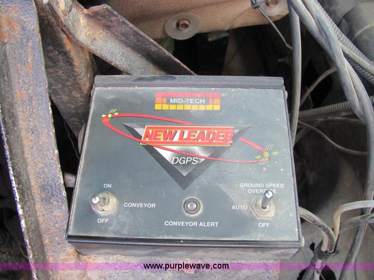 image for item E2530 1996 International 2554 fertilizer spreader truck