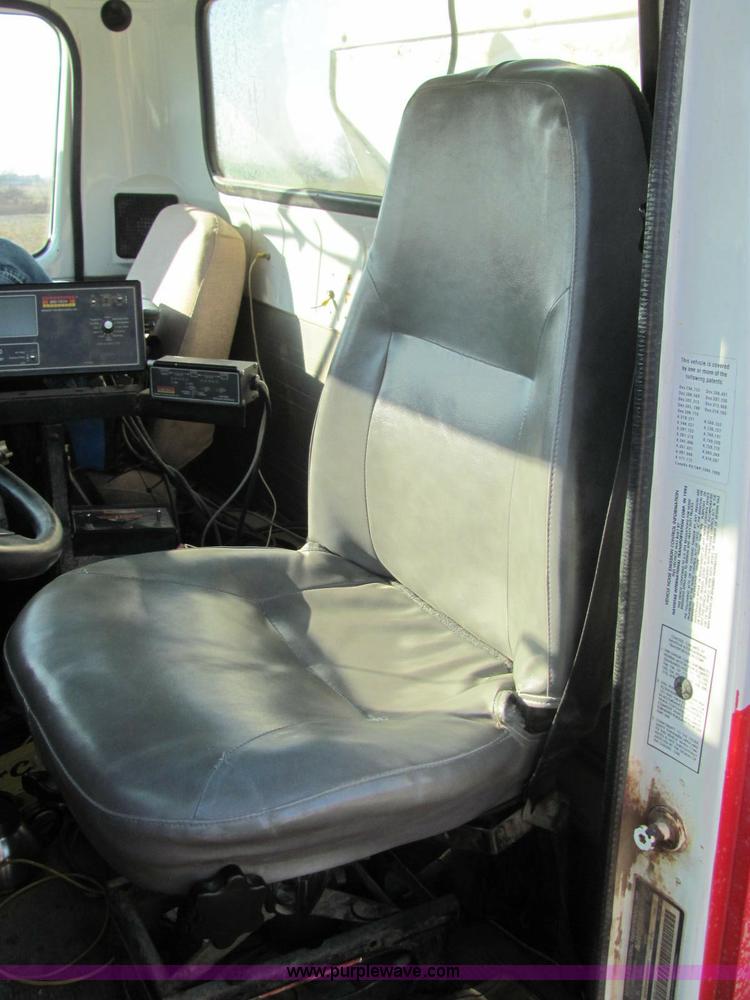 image for item E2530 1996 International 2554 fertilizer spreader truck