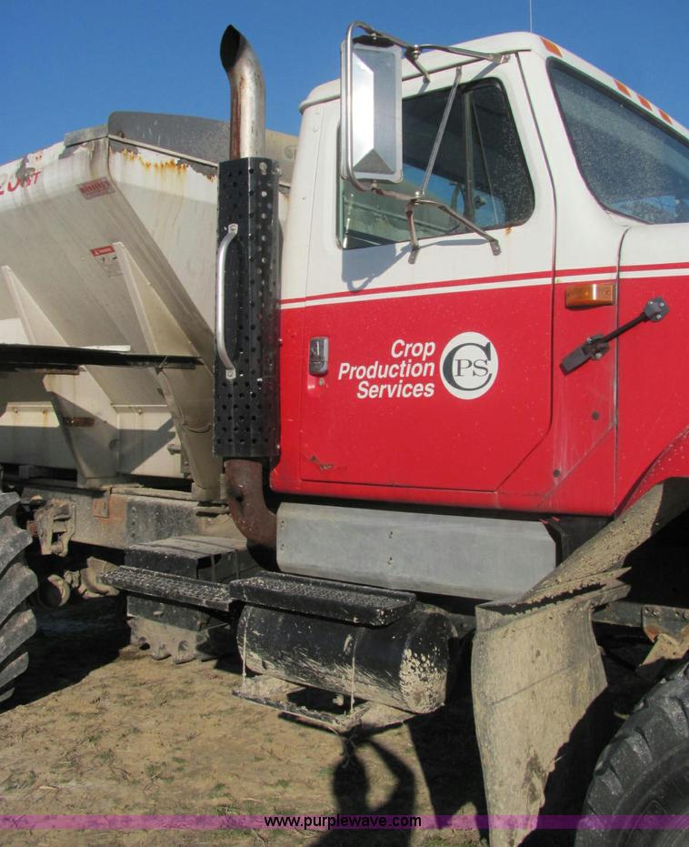 image for item E2530 1996 International 2554 fertilizer spreader truck