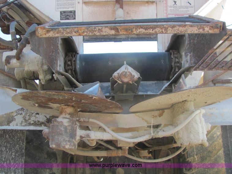 image for item E2530 1996 International 2554 fertilizer spreader truck