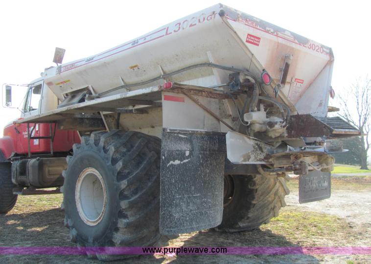 image for item E2530 1996 International 2554 fertilizer spreader truck
