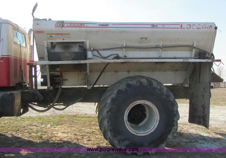 image for item E2530 1996 International 2554 fertilizer spreader truck
