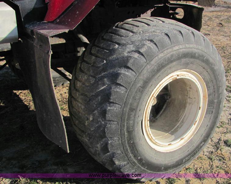 image for item E2530 1996 International 2554 fertilizer spreader truck