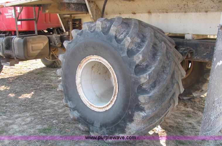 image for item E2530 1996 International 2554 fertilizer spreader truck