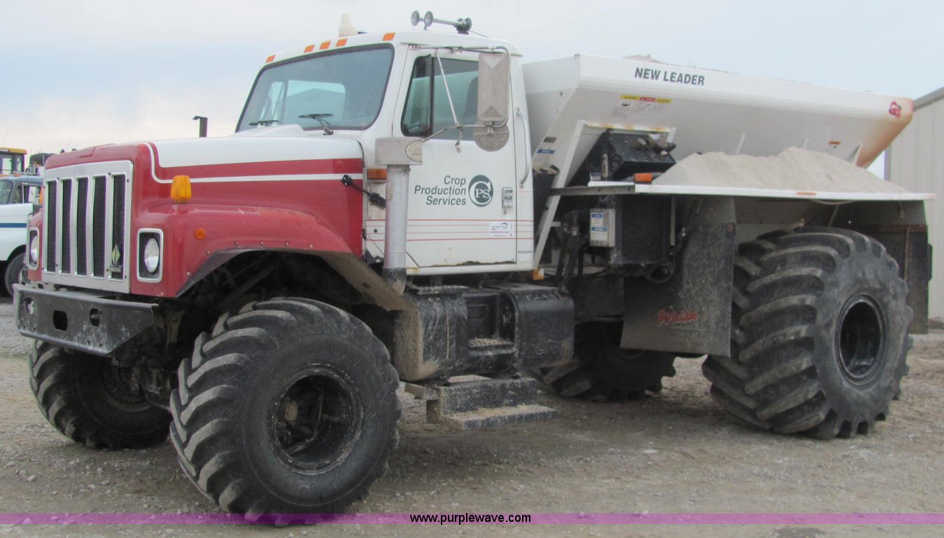 1995 International 2554 spreader truck in Greensburg, IN Item C2979