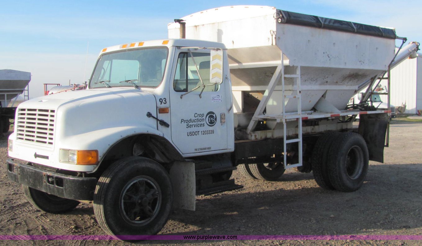 1993 International 4900 fertilizer tender truck in Rushville, IN Item