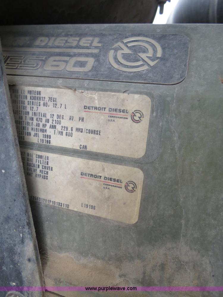 image for item B2491 2000 Kenworth T800 semi truck