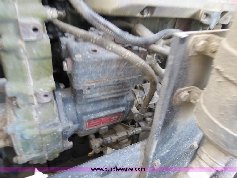 image for item B2491 2000 Kenworth T800 semi truck