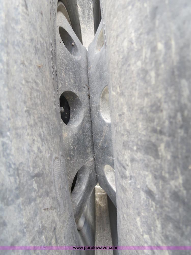 image for item B2491 2000 Kenworth T800 semi truck