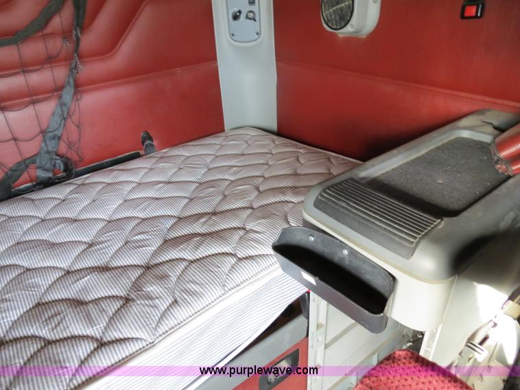 image for item B2492 2003 Freightliner C120 semi truck