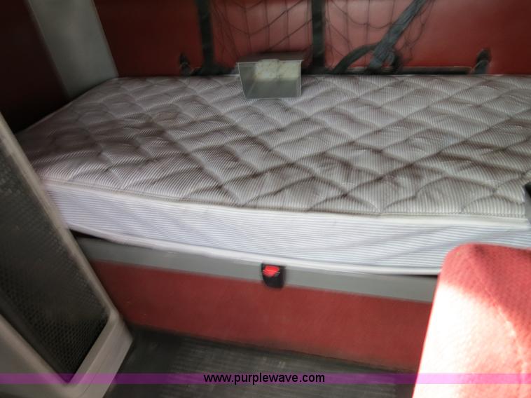 image for item B2492 2003 Freightliner C120 semi truck