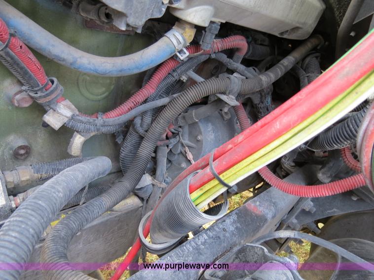 image for item B2492 2003 Freightliner C120 semi truck