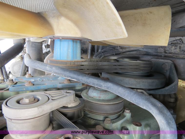 image for item B2492 2003 Freightliner C120 semi truck