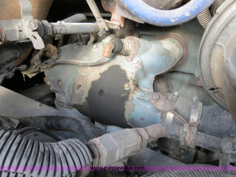 image for item B2492 2003 Freightliner C120 semi truck