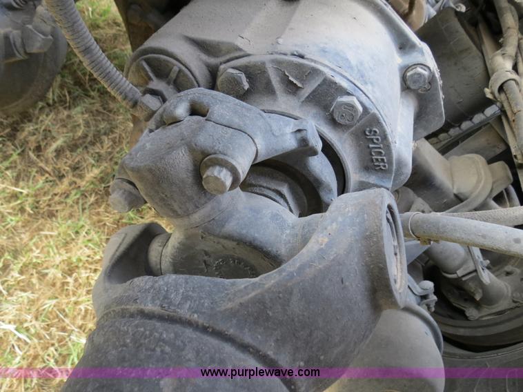 image for item B2492 2003 Freightliner C120 semi truck