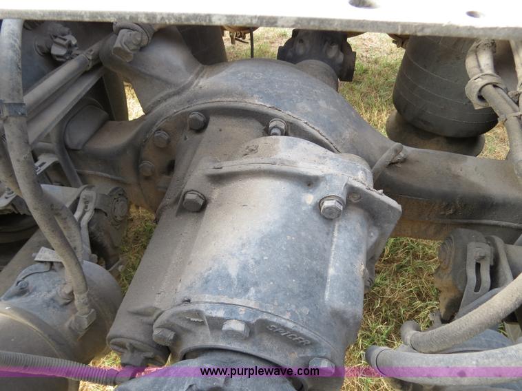 image for item B2492 2003 Freightliner C120 semi truck