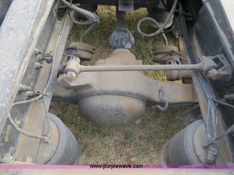 image for item B2492 2003 Freightliner C120 semi truck